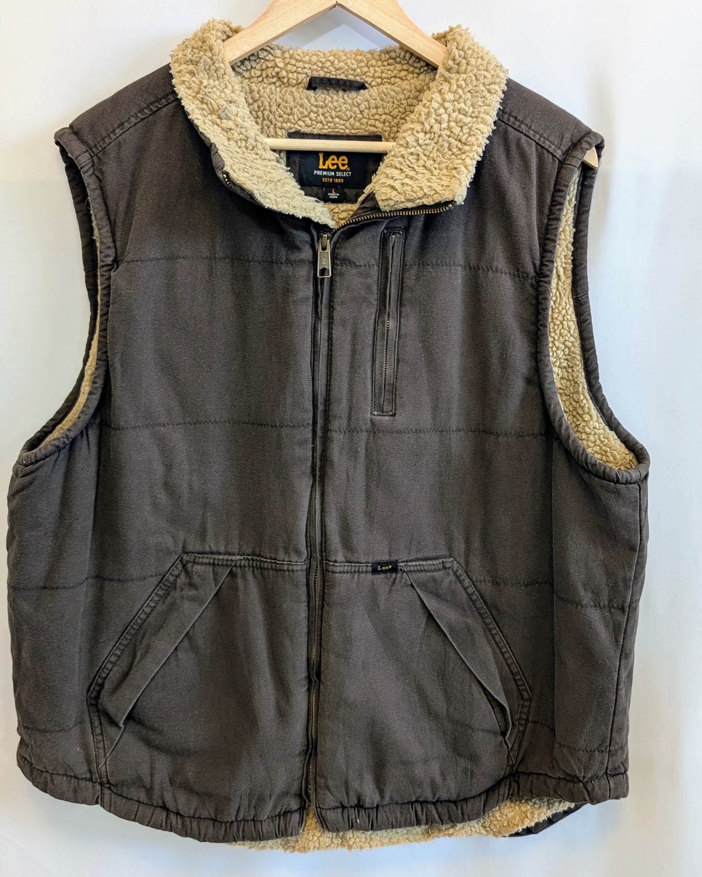 Lee Vest - Size L - Grade C