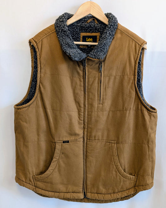 Lee Vest - Size L - Grade B