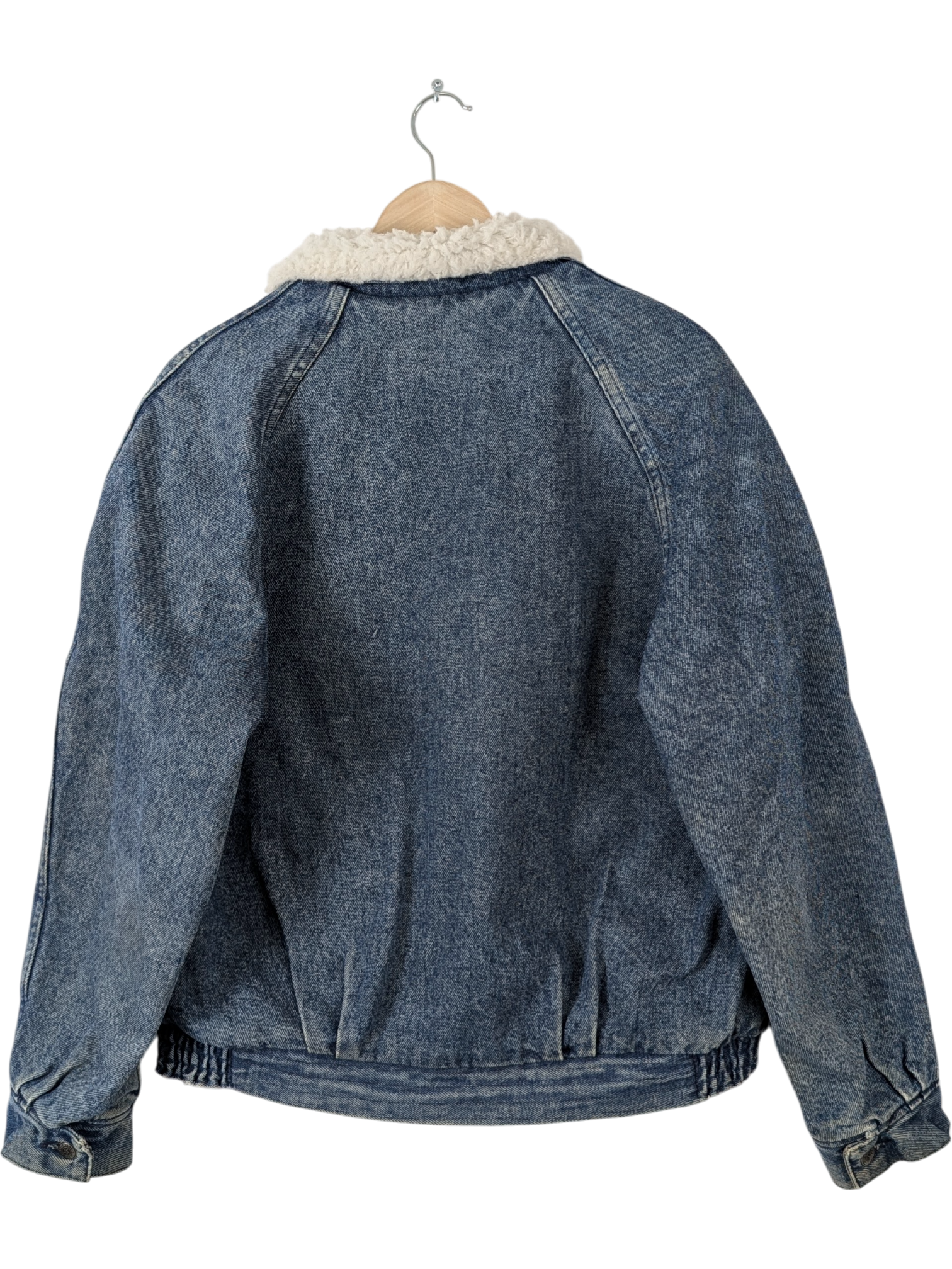 Vintage Levi’s Sherpa-Lined Denim Jacket – Size M